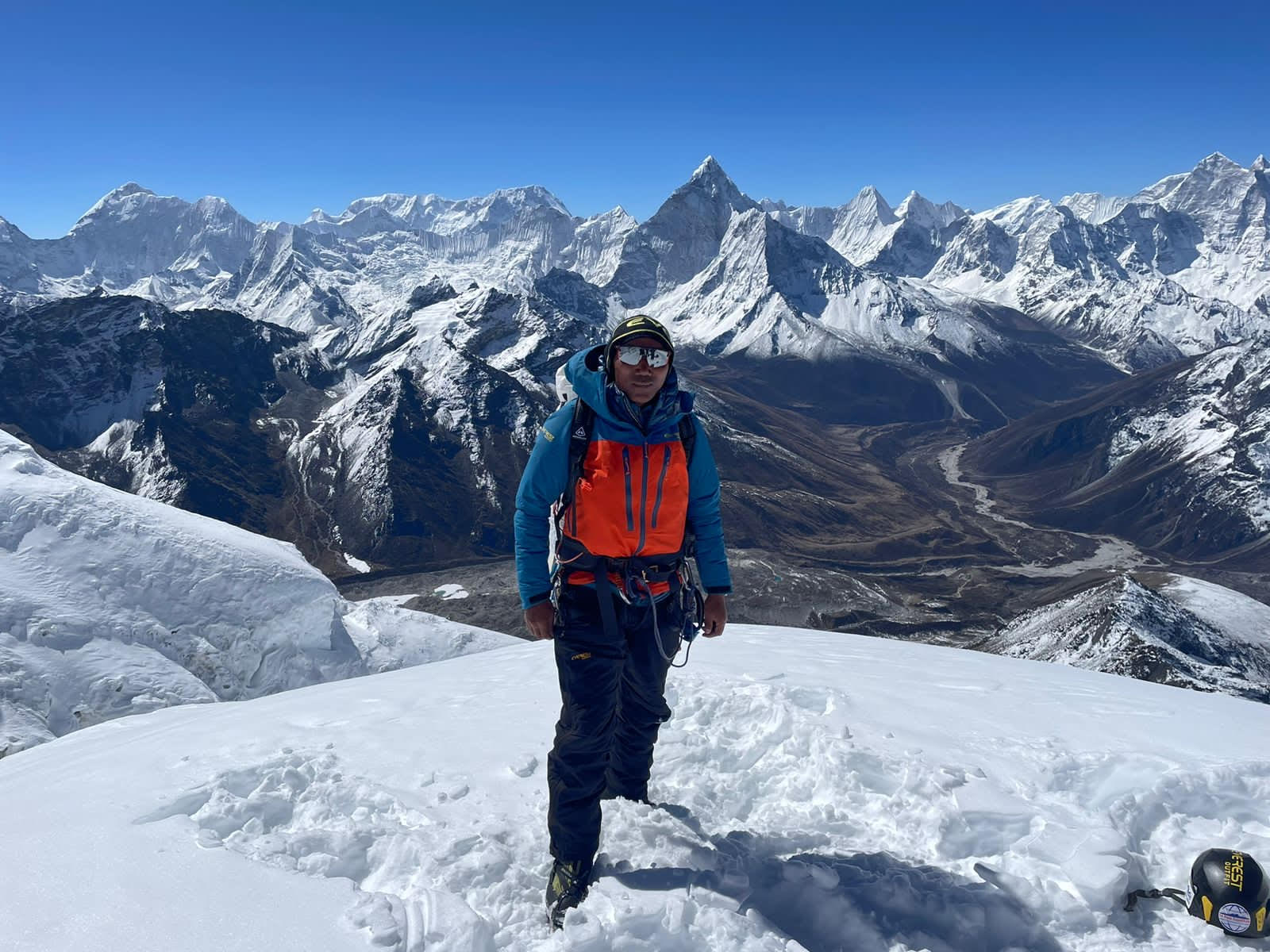 Everest Base Camp with Lobuche Peak - Climb higher, trek deeper — experience the world’s greatest mountain trail and summit adventure with Kami Rita Sherpa’s expert team.