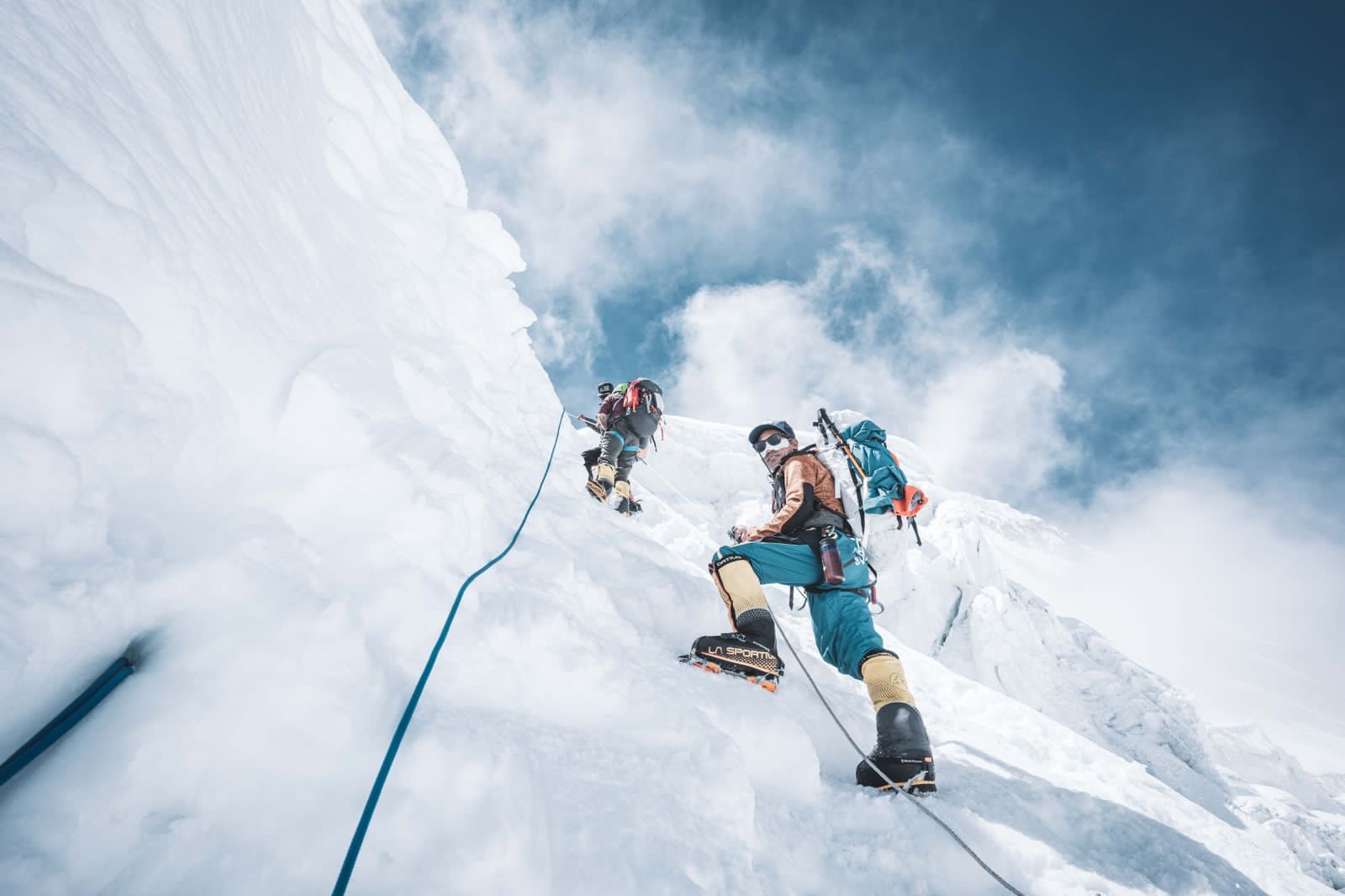 island-peak-climbing-summit-a-himalayan-icon-with-kami-rita-sherpa-amp-team