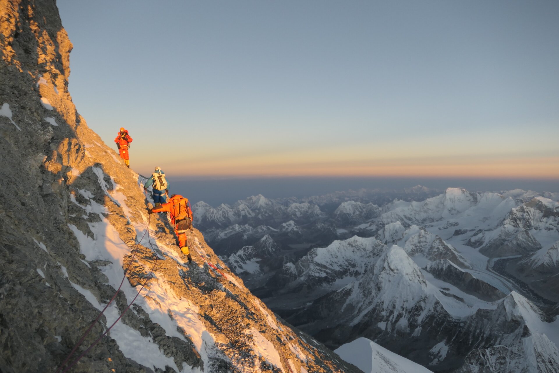 7000m